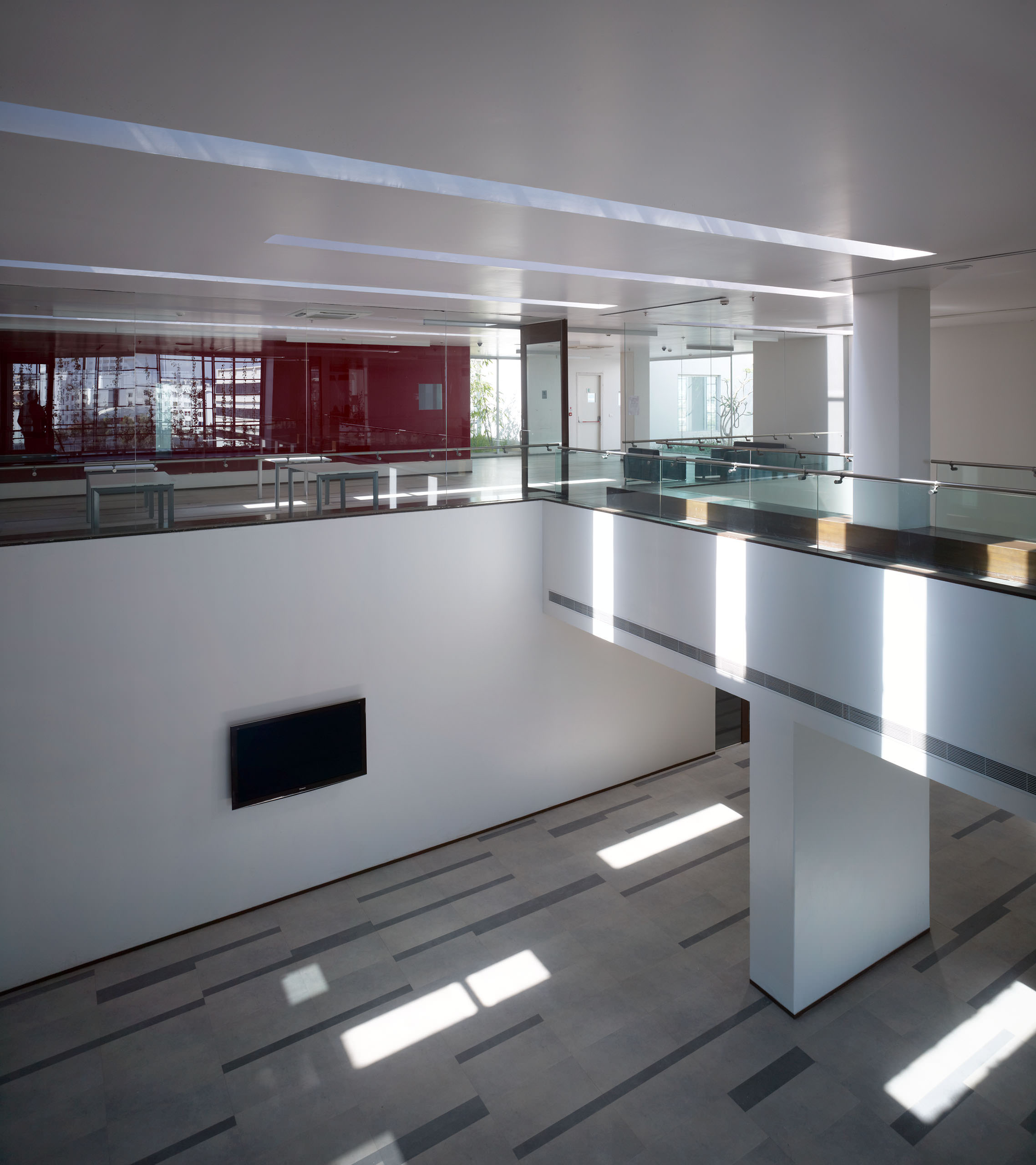 E12375 032727p j2560